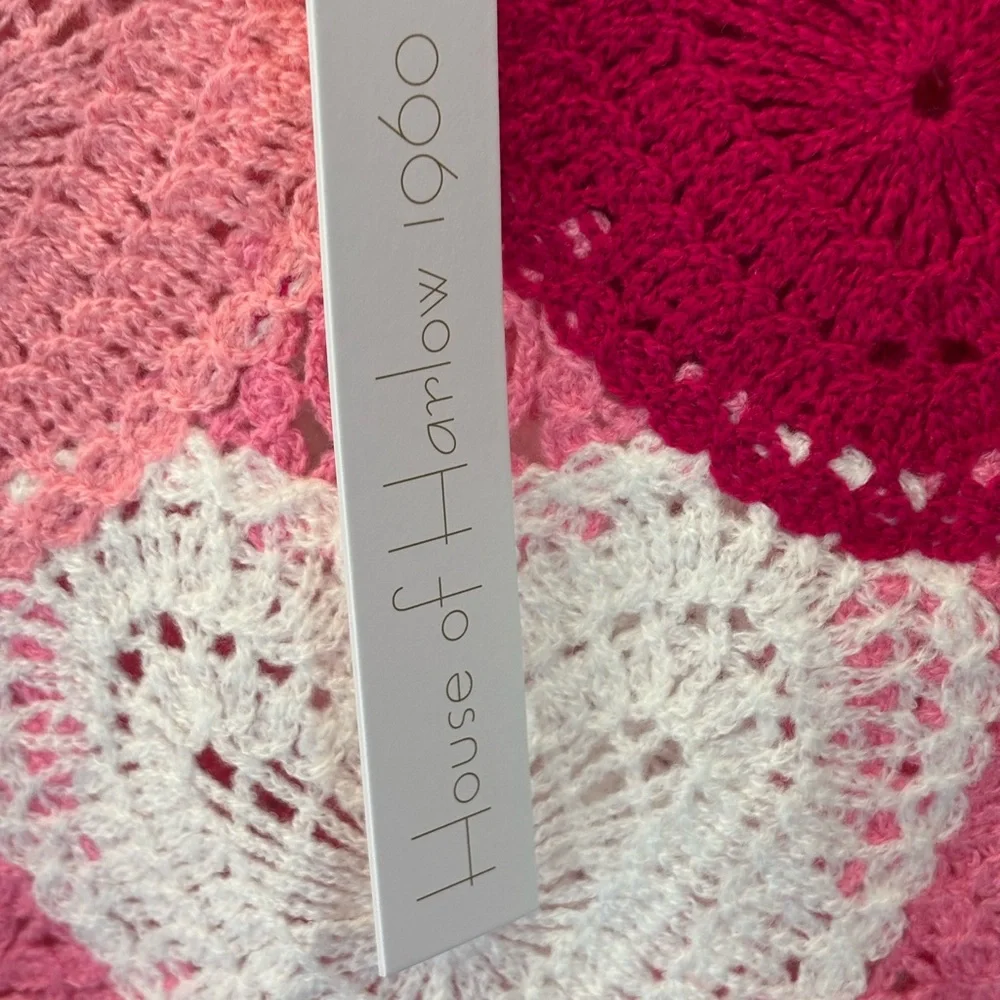 NWT House of Harlow 1960 Pink and White Heart Shrug Poncho Sweater - Picture 6 of 7